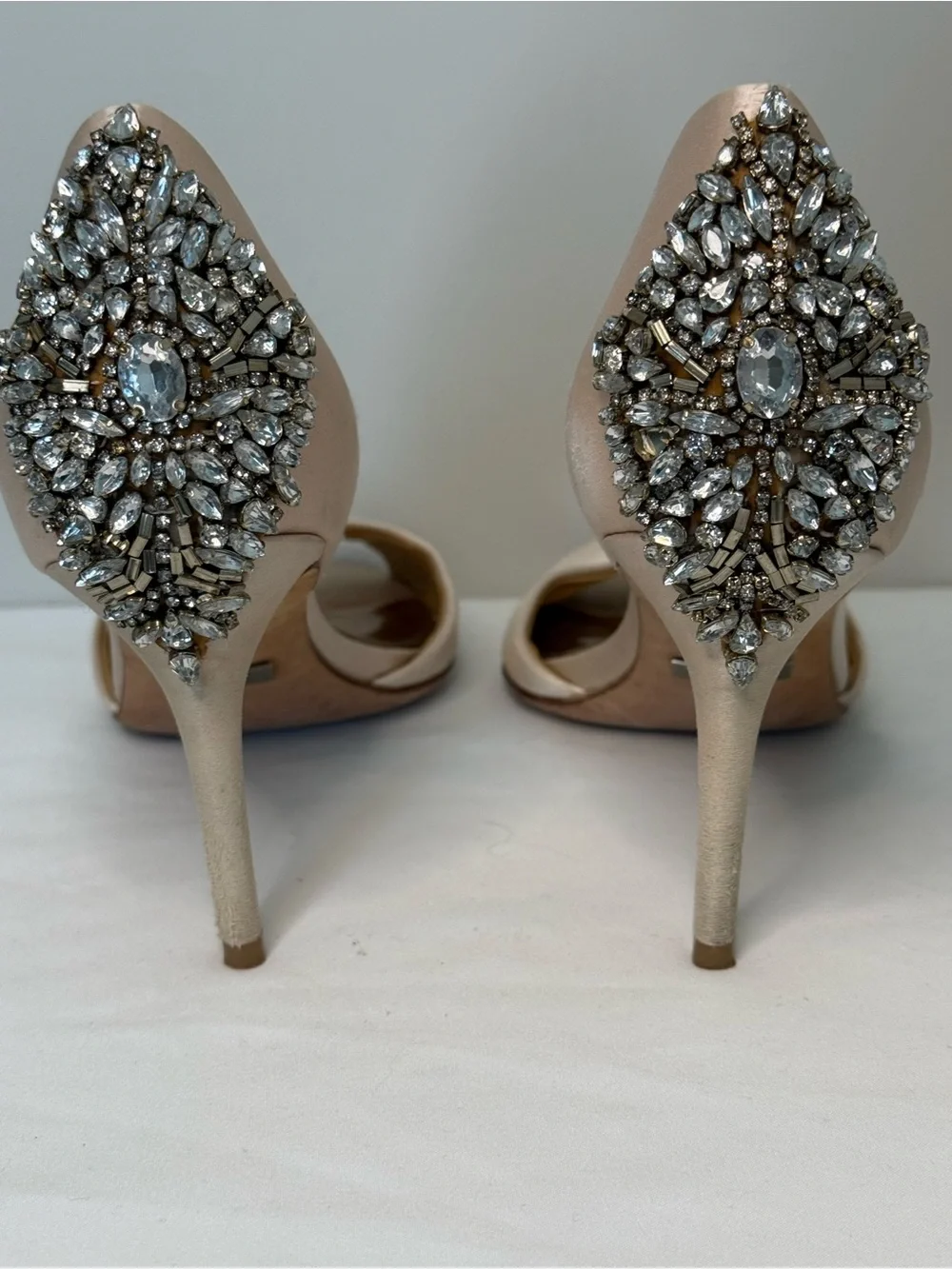 Badgley Mischka Champagne Satin D’Orsay Peep Toe Heels Crystal Embellished Sz 8